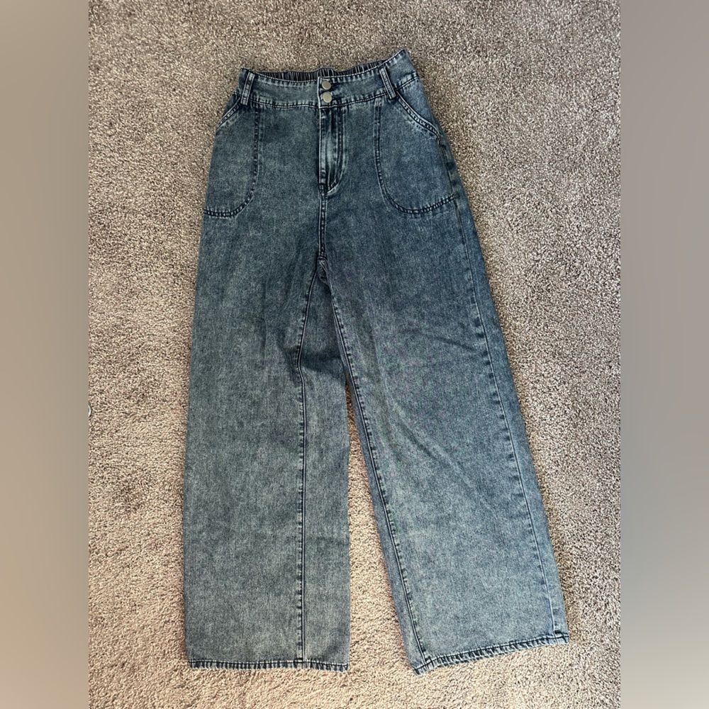 Women's High-Rise Wide Leg Jeans in Washed Blue